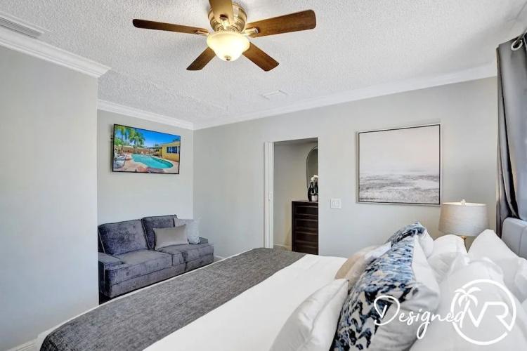 Beautiful 4 BR with Private Heated Pool