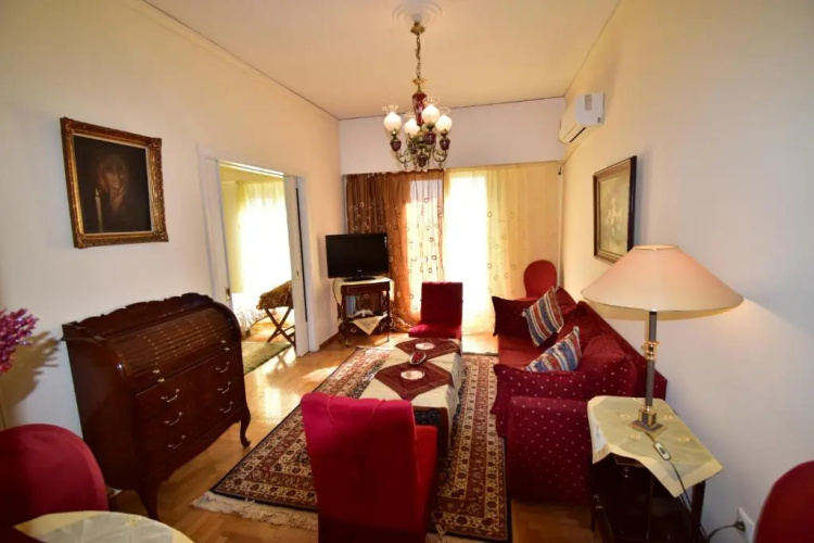 Classy 2 bedroom apartment under Acropolis at Thisseio
