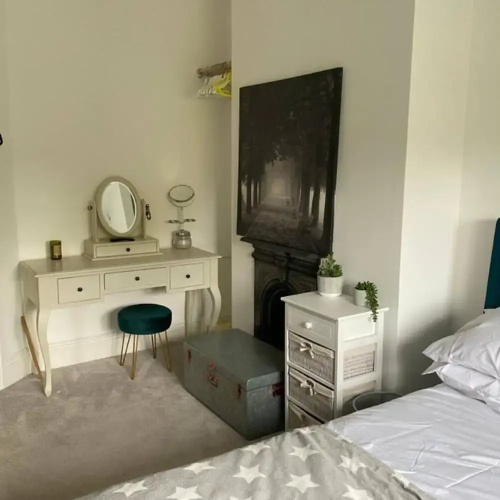 Luxury Central Hale Living