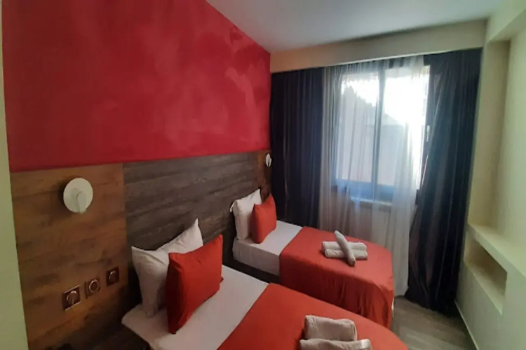 Barbarous Royal Hotel