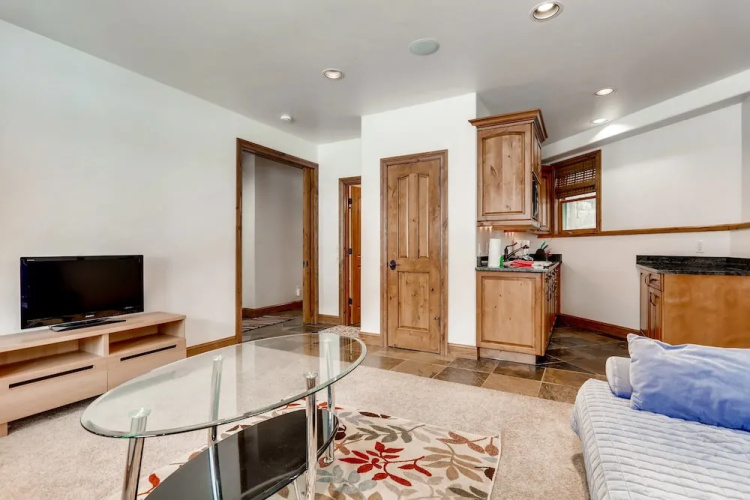 2319 Chamonix Ln Home