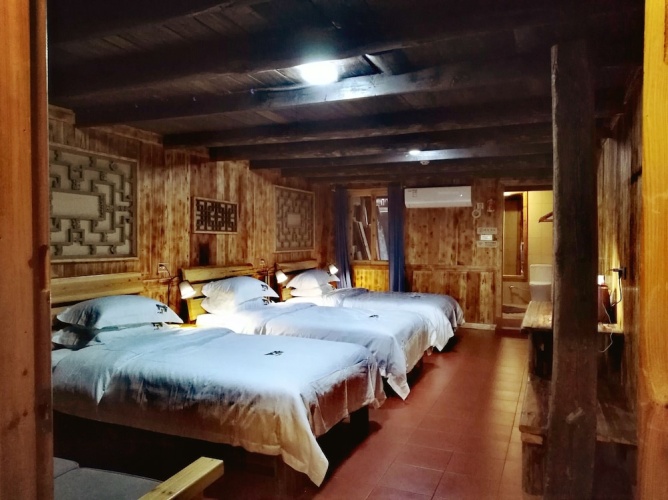 Standard Triple room