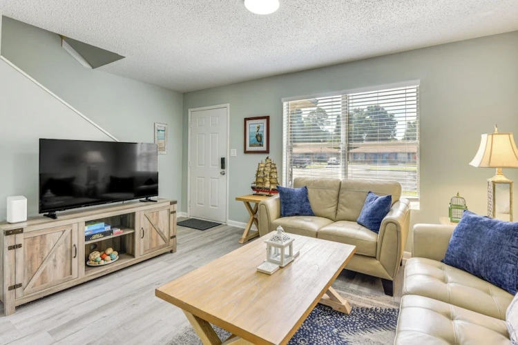 2 Bedrooms Apartment