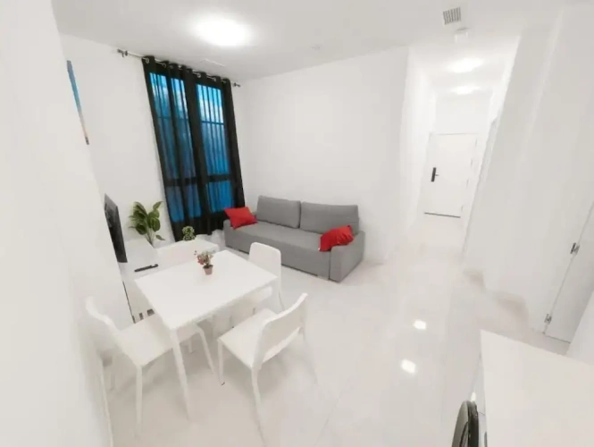 2 Bedrooms Apartment with city view