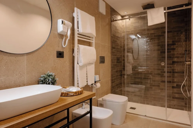 Comfort room