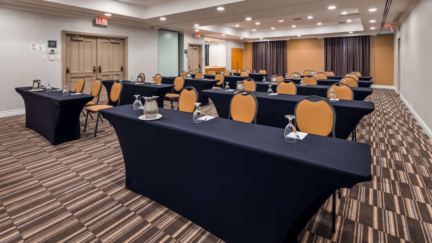 Best Western Premier Toronto Airport Carlingview Hotel photo 21