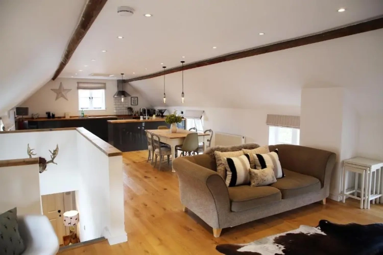 2 Bedrooms Apartment
