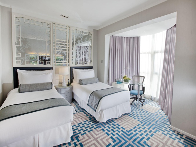 Deluxe Twin room with city view