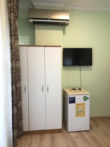 1 Bedroom Standard Basement room