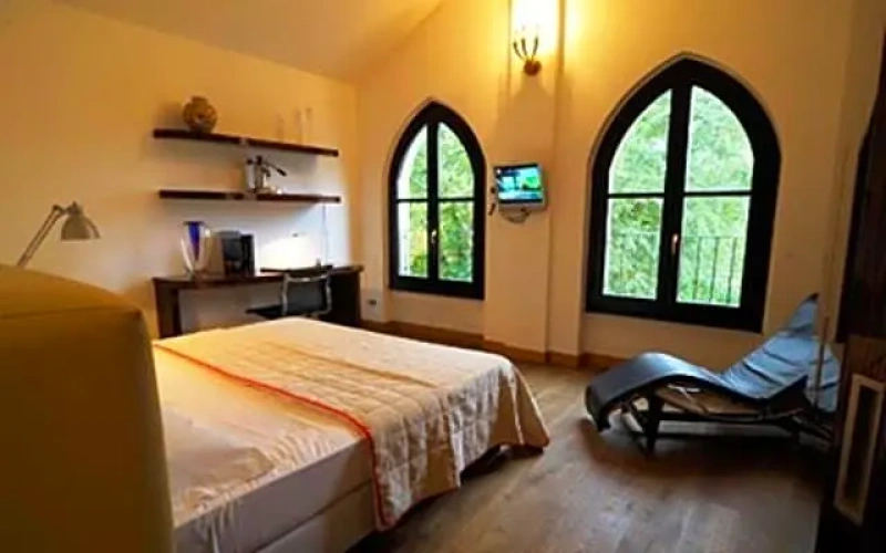 Standard Double room with city view