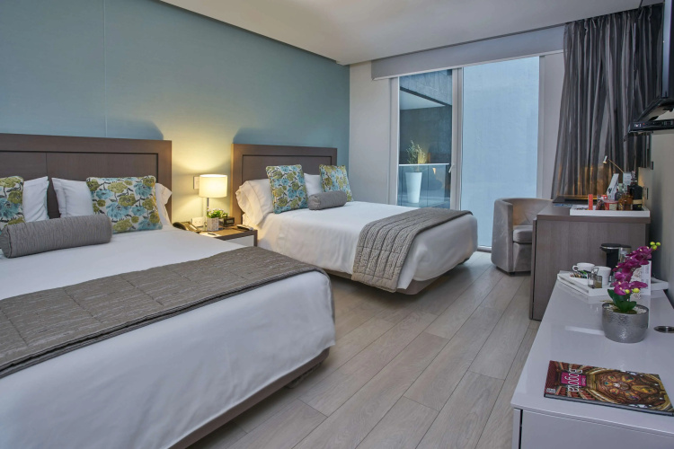 100 Luxury Suites by Preferred
