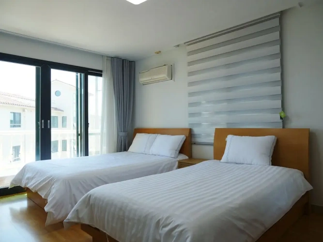 Economy Twin room with balcony