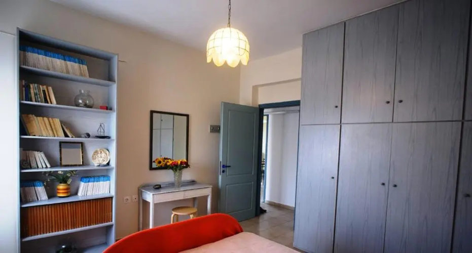 Sunny Sea-View Apartment in Halepa