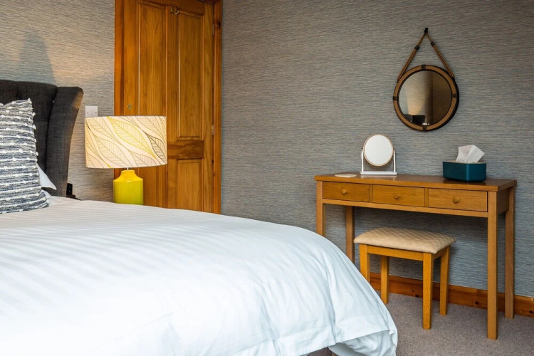 Broadleaf Lodge