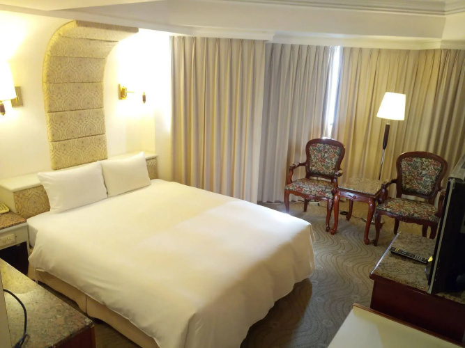 Hua Tong Hotel