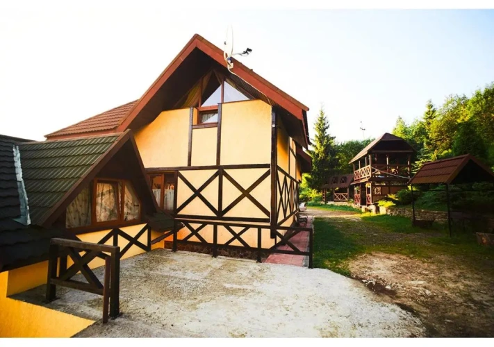 2 Bedrooms Cottage