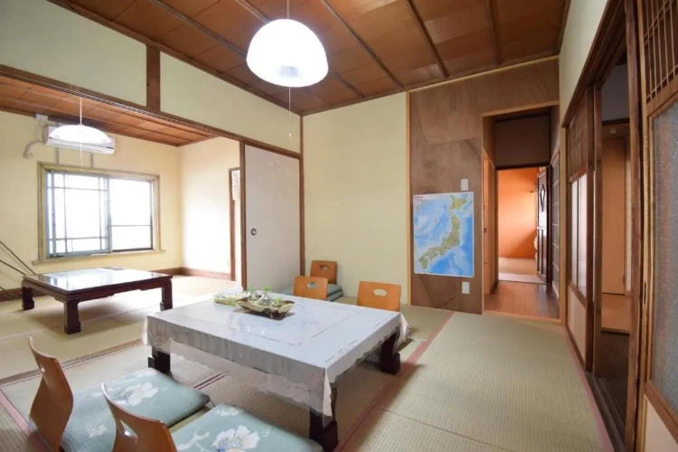 Standard Triple room