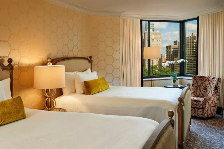 Deluxe Quadruple room with city view