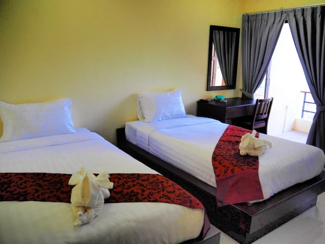Standard Triple room