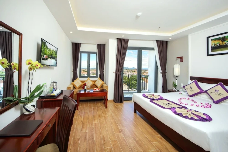 Double Junior Suite with balcony and with city view