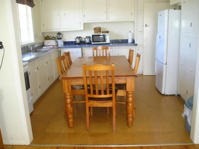 4 Bedrooms Cottage