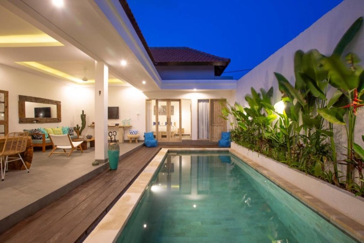 2 Bedrooms Villa