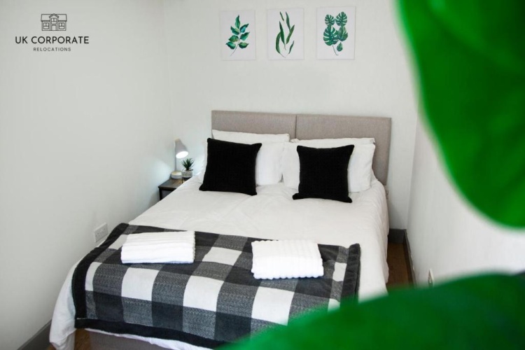 2 bed Apartment by UK Corporate Relocations Ltd