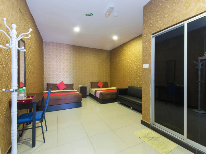 Night Queen Hotel