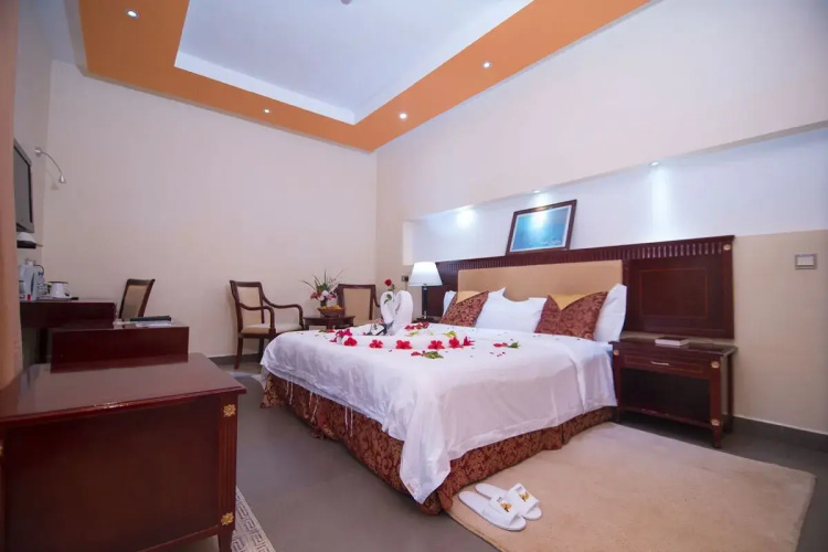 Falcon Heights Hotel