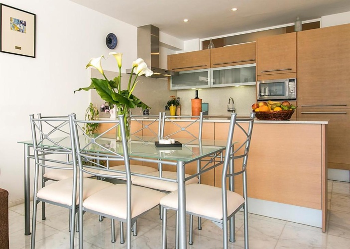 2 Bedrooms Apartment