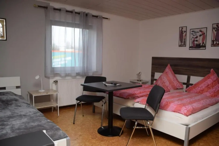 Standard Triple room