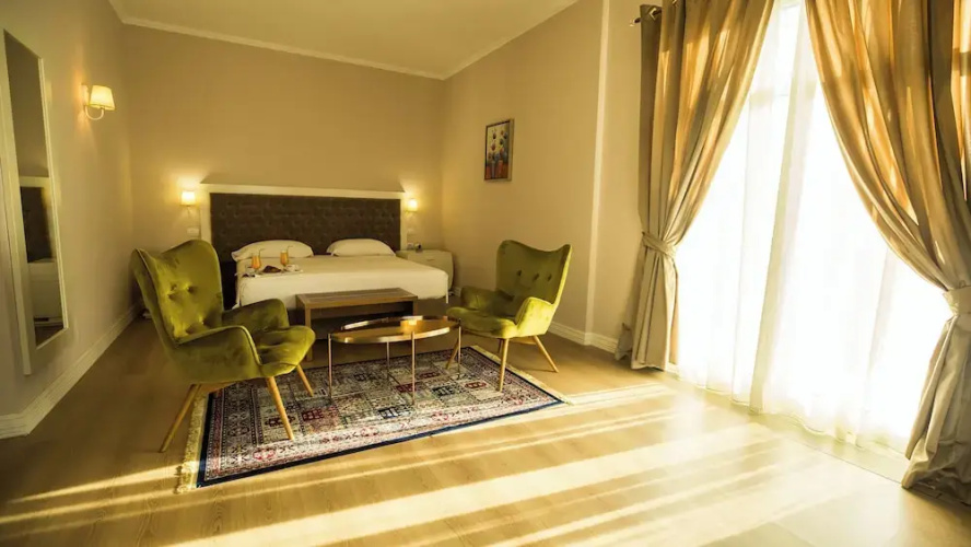 Royal Hill Hotel