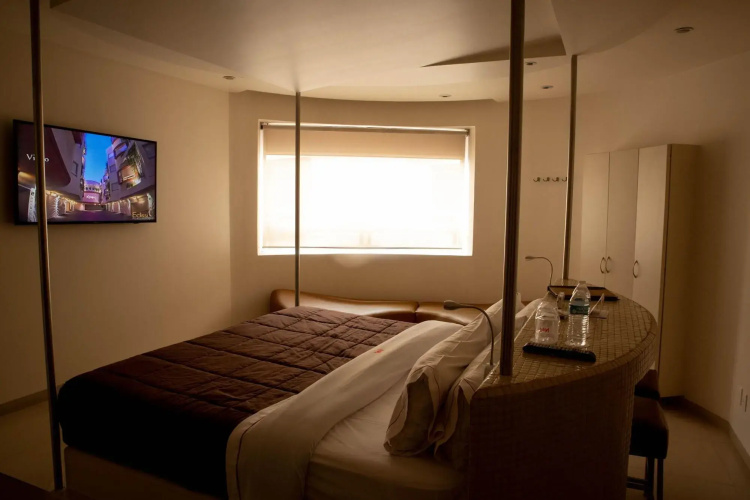 Love Hotel Kron