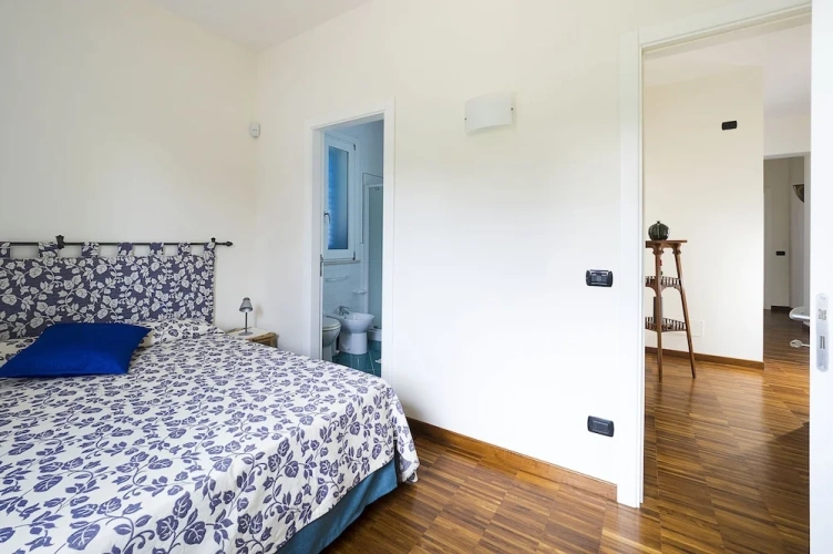 4 Bedrooms Villa