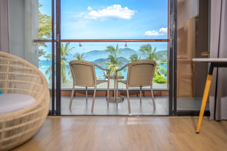 Deluxe room with balcony and with sea view