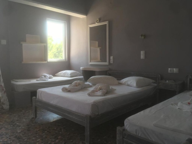 Standard Triple room with balcony