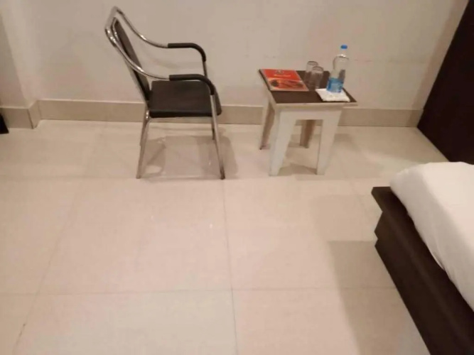 Oyo 93022 Krishna Stay In