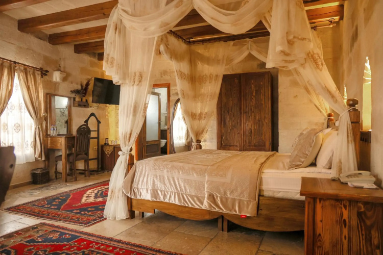 Maccan Cave Hotel