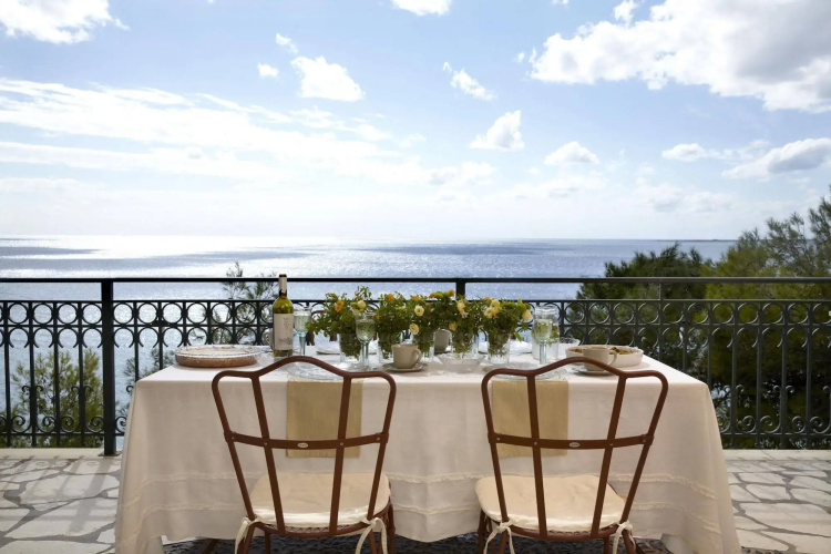 Avra Private Suites