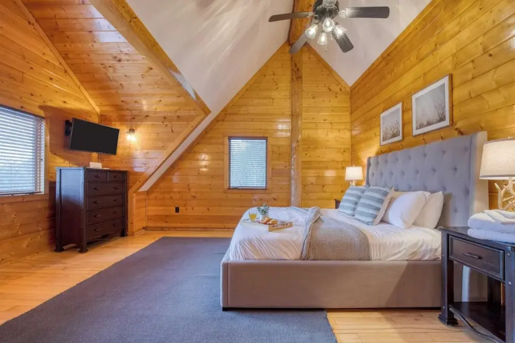 Luxury Cabin w Panoramic Views Firepit Game Room Pinnacle Chalet
