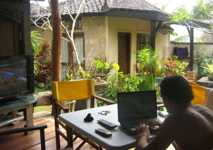 Surfer Cave Bali Accomodation