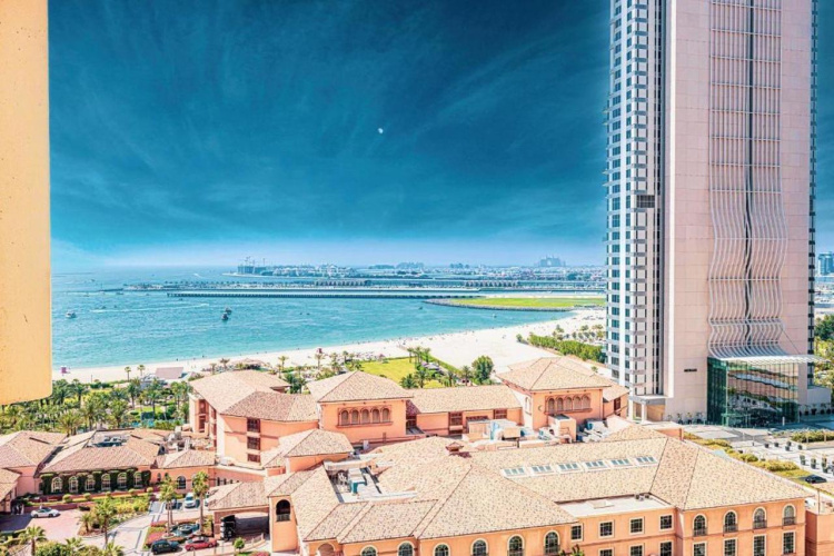 Stylish studio w/balcony close to the beach JBR