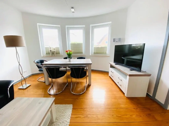 3 Bedrooms Apartment