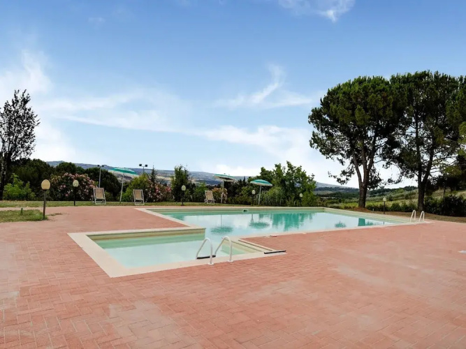 Varna Charm: Tuscan Getaway