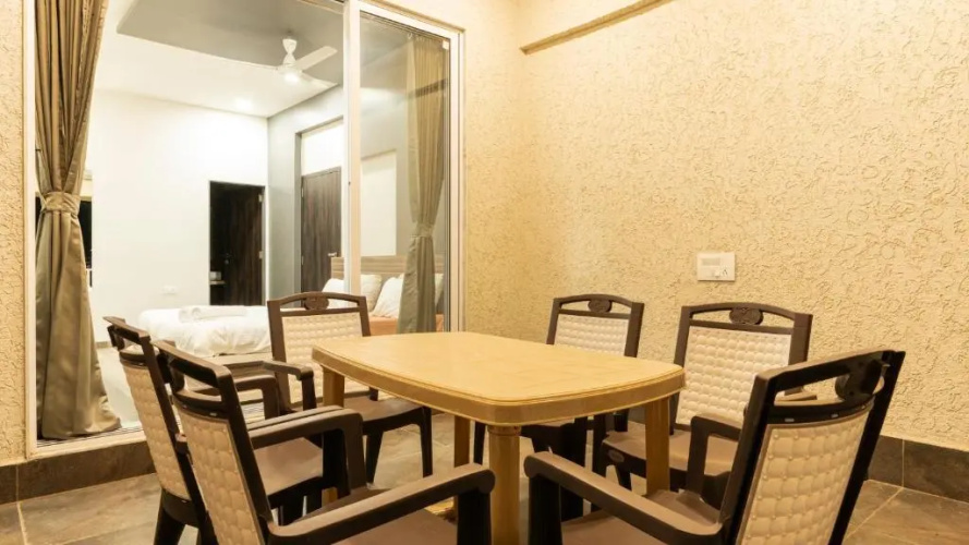Paras Villa