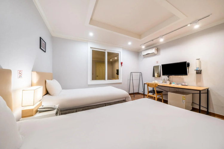 Check Inn Hotel Jeju