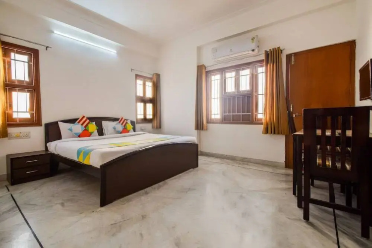 Mangal Apartment by OYO Rooms