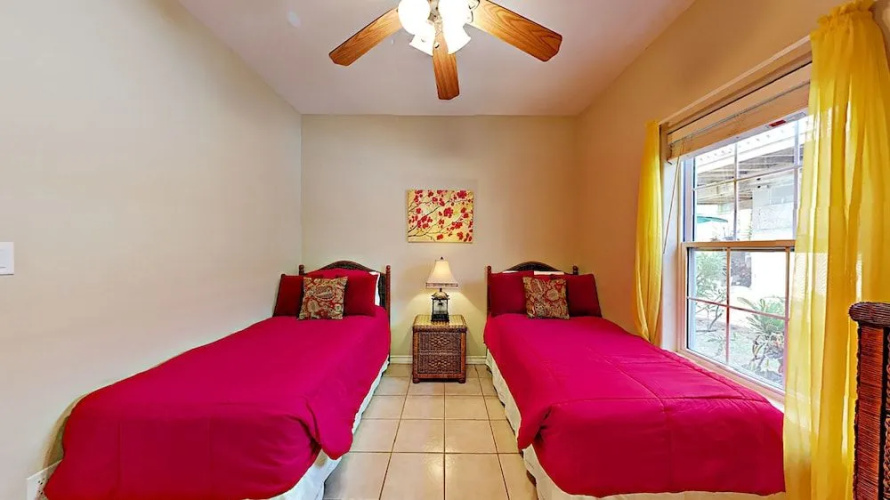 111 E Marlin St Cabin #C - 2 Br cabin by RedAwning