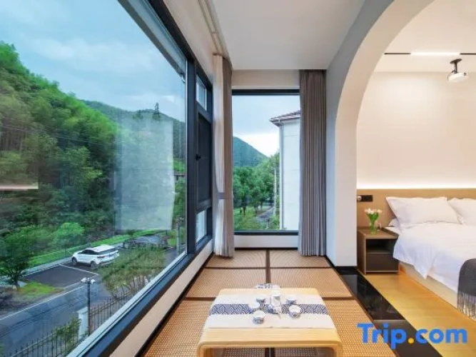 Deluxe Family Suite with balcony and with view
