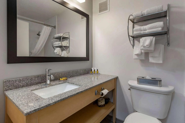 Best Western Plus University Inn photo 11